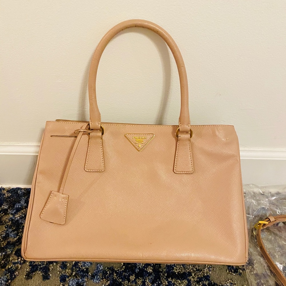 Prada Saffiano Galleria -size medium